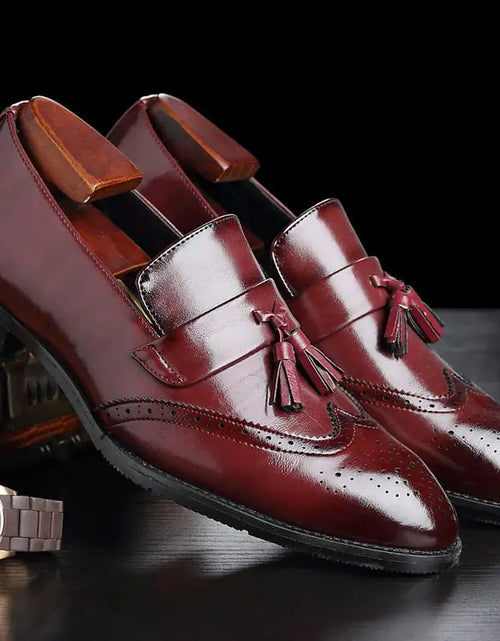 Load image into Gallery viewer, Classic Leather Tassel Loafers
